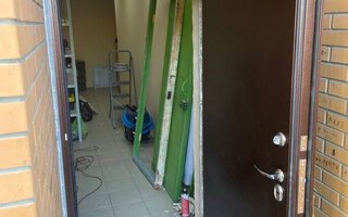 стальная дверь с терморазрывом, вид в открытом виде