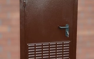 стальная дверь в котельную, модель ДКТ-26 с порошковым окрасом и вентиляционной решеткой