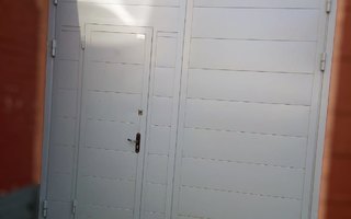 ворота для складского помещения с калиткой, окрас нитроэмаль, модель ВГМ - 39